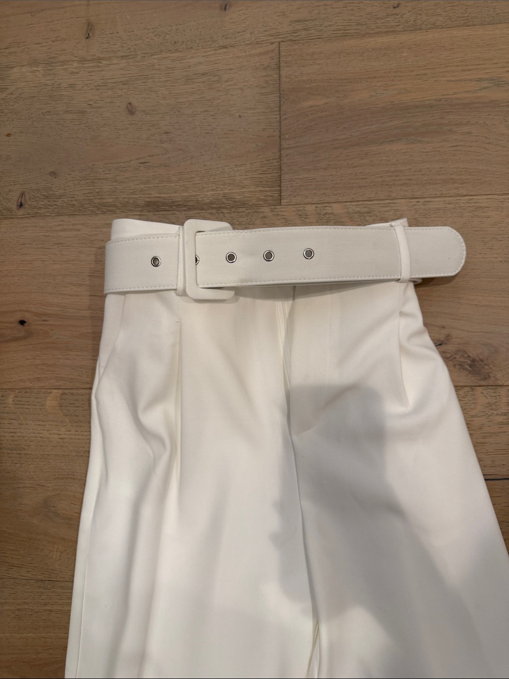 Mainstrip size m High-Waist Belted Tapered Pants - White with belt - Picture 2 of 4